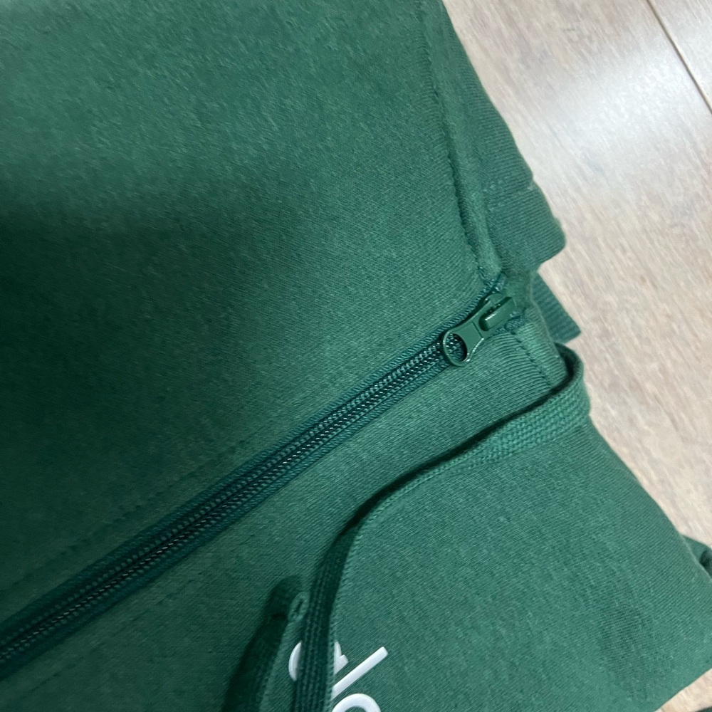 Alo Green Tracksuit Set - Picture 3 of 9
